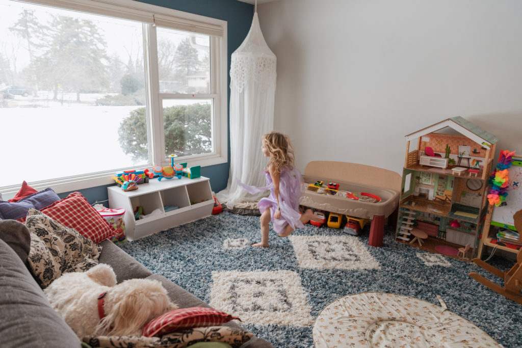 How to Organize a Playroom as a Non Organized Person