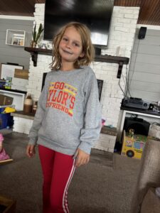 8 year old travis kelce taylor swift boyfriend outfit
